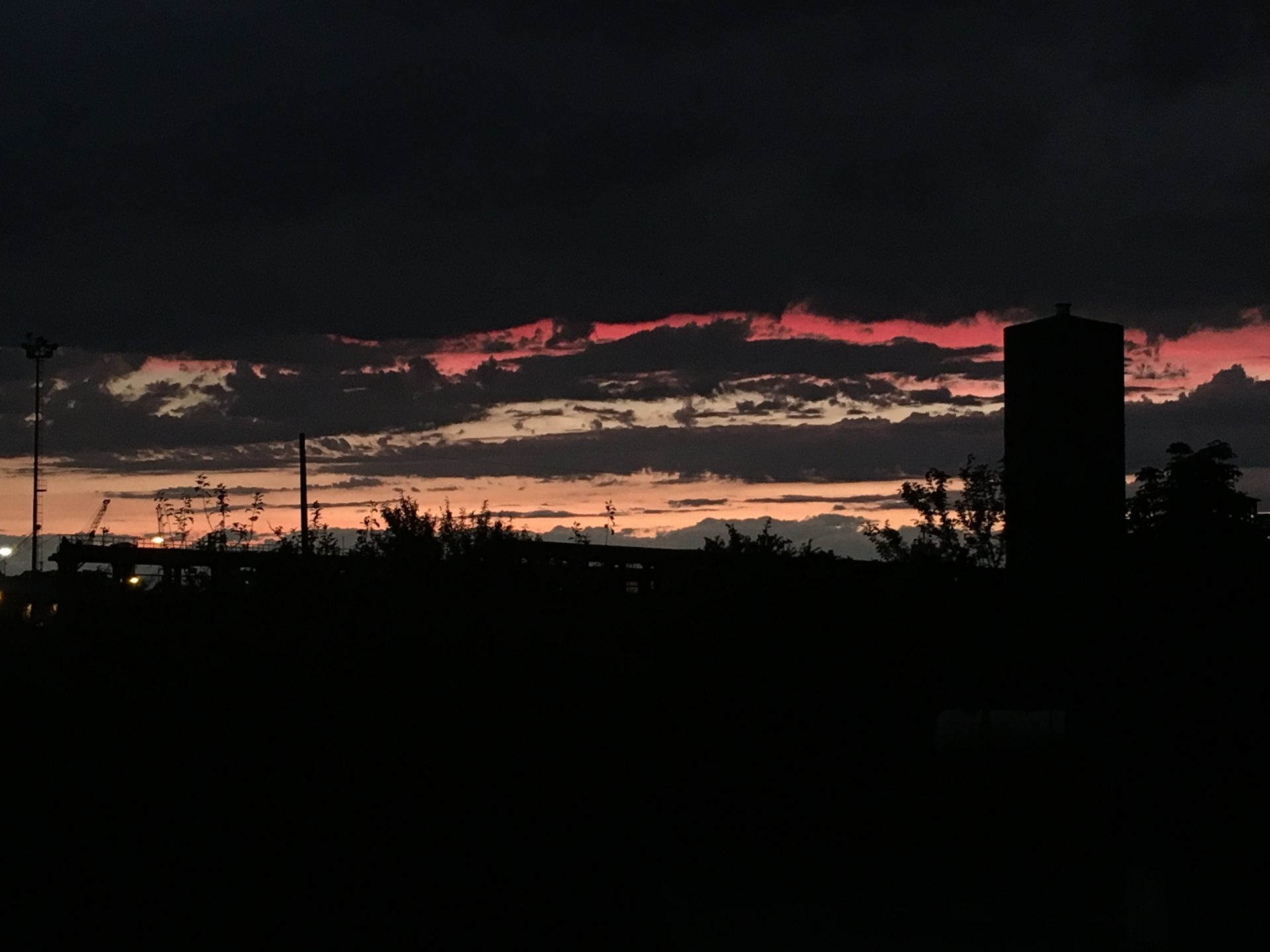 Der Himmel über Marghera, am Sonntag, dem 6. August 2017