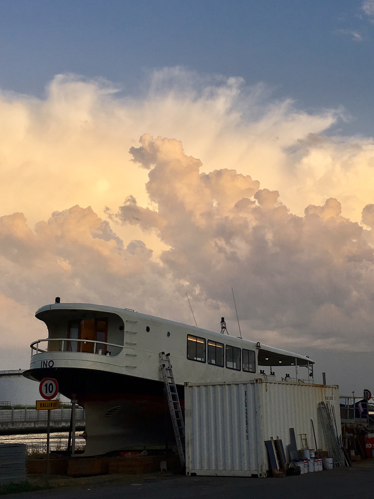 Wolken über Porto Marghera